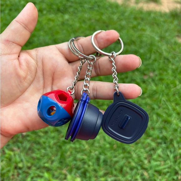 TUPPERWARE KEYCHAINS BUNDLE (3 PIECES SET) - Picture 2 of 5